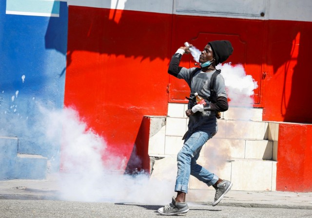 Так, а че там у нас на Гаити? Подборка свежих, февральских фото оттуда