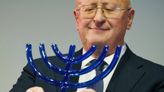 Закон запретит «привитым» донорам сдавать кровь из-за «высокого количества шиповидных белков»