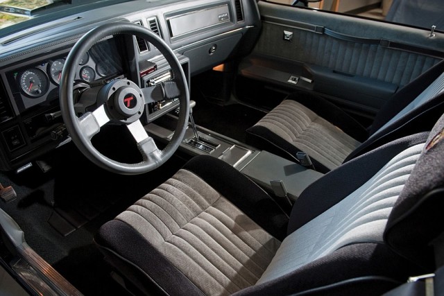 Buick GNX: аэродинамика кирпича, пятиместный салон и динамика Ferrari F40