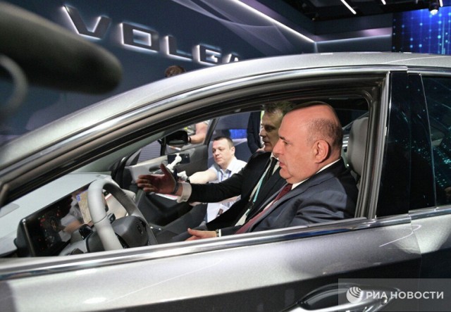 В России впервые представили новые автомобили Volga