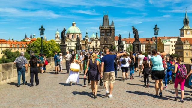 У российских туристов кратно снизился интерес к Европе
