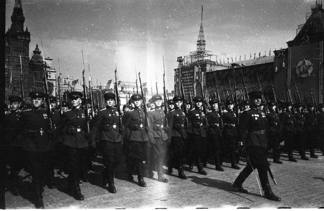 Военный парад весна 1951 года.