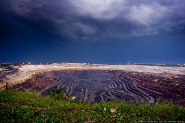 Большой взрыв в большом карьере