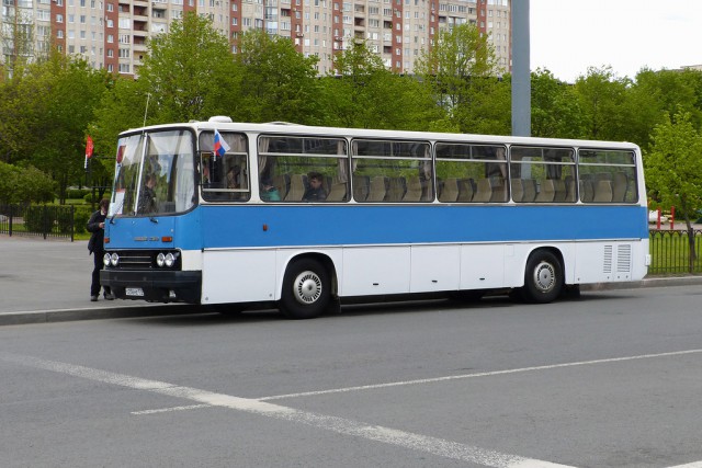 Парад ретро-техники в Санкт-Петербурге