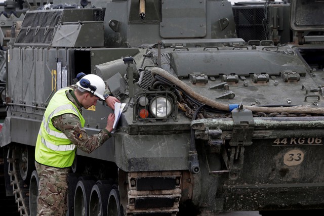 Британские «бульдоги»: бронетранспортёры НАТО прибыли в Эстонию