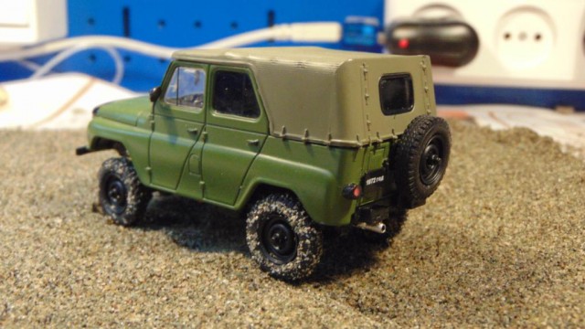 Микро RC модель УАЗ-469 полный привод и дым из глушителя