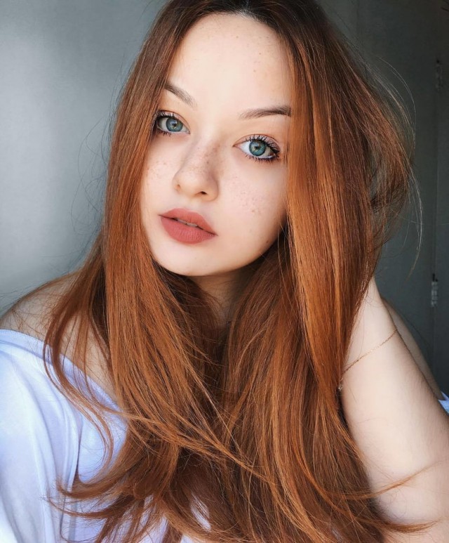 Девушки симпатичные