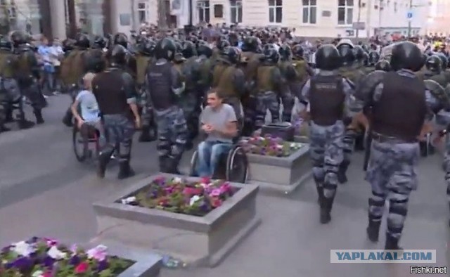 Допустим, эта девушка действительно за справедливость