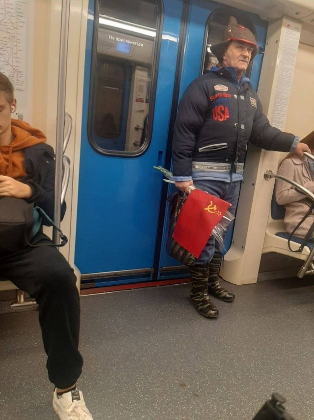 Модники из российского метрополитена на сей вторник