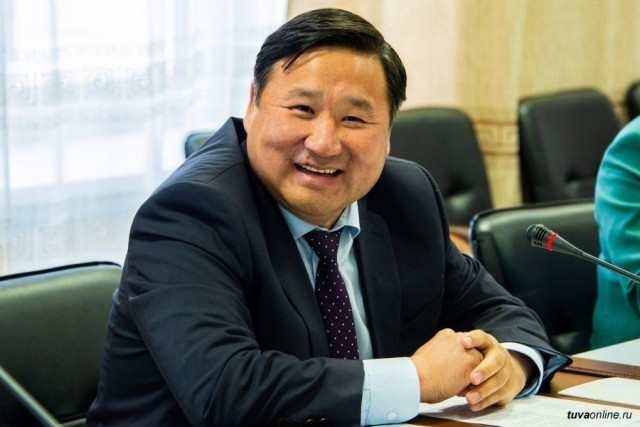 Тувинским чиновникам запретили проводить новогодние корпоративы из-за СВО