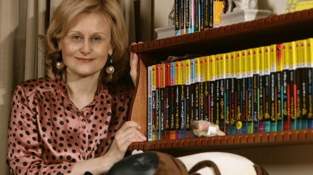 Как Дарья Донцова умудрилась написать 280 книг за 15 лет