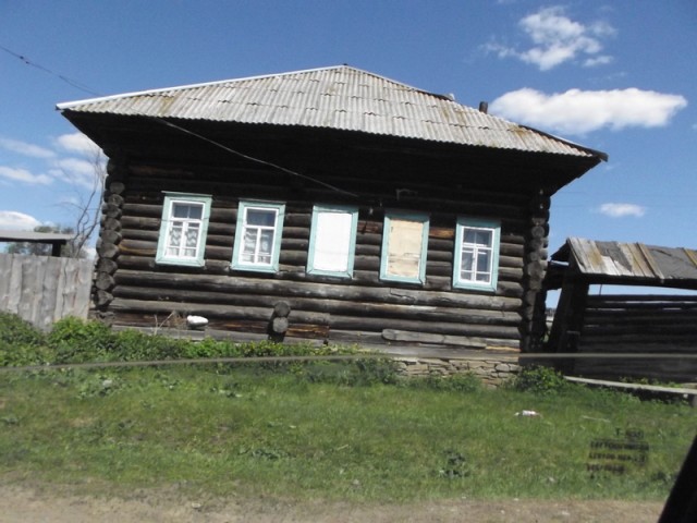 Старые избы в деревнях и сёлах по всей стране стали новым трендом среди инвесторов и обеспеченных россиян