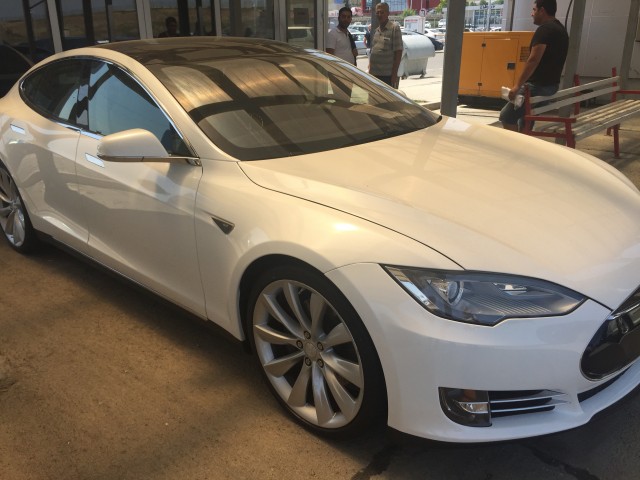 Предприятие Tesla в Германии начало выпускать по тысяче электромобилей в неделю