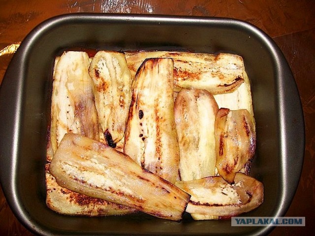 Баклажаны с тремя видами мяса