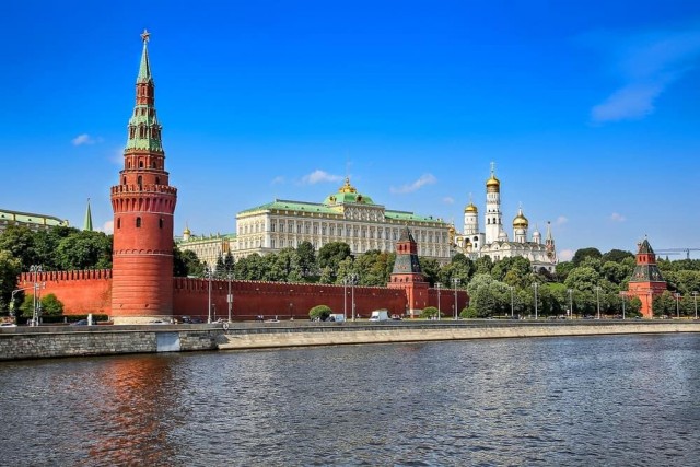 Уборщицу Кремля развели на 3,3 млн рублей