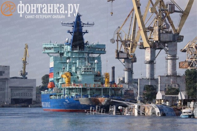 Буксир удачно переоборудован в подводную лодку