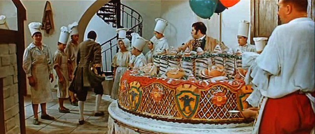 И она его разрезала