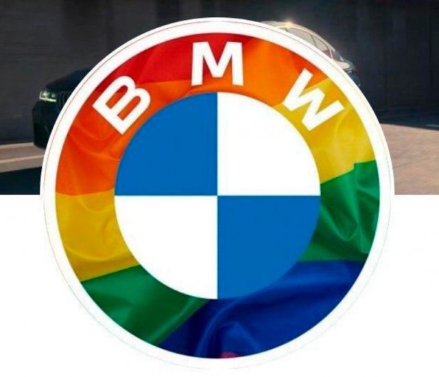 Водитель BMW решил подрезать рега, но наказал сам себя