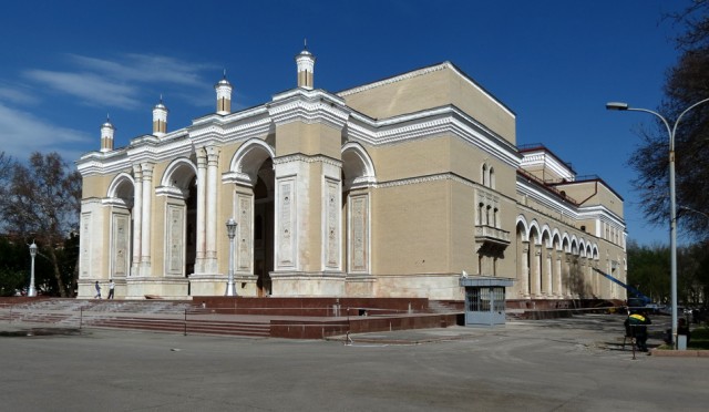 В Мариуполе начинаются работы по масштабной уборке и восстановлению города