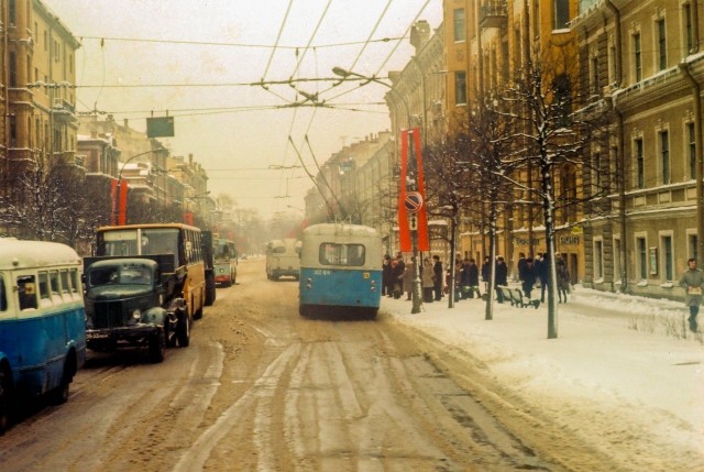 Цветные фотографии Ленинграда 80-х годов XX века
