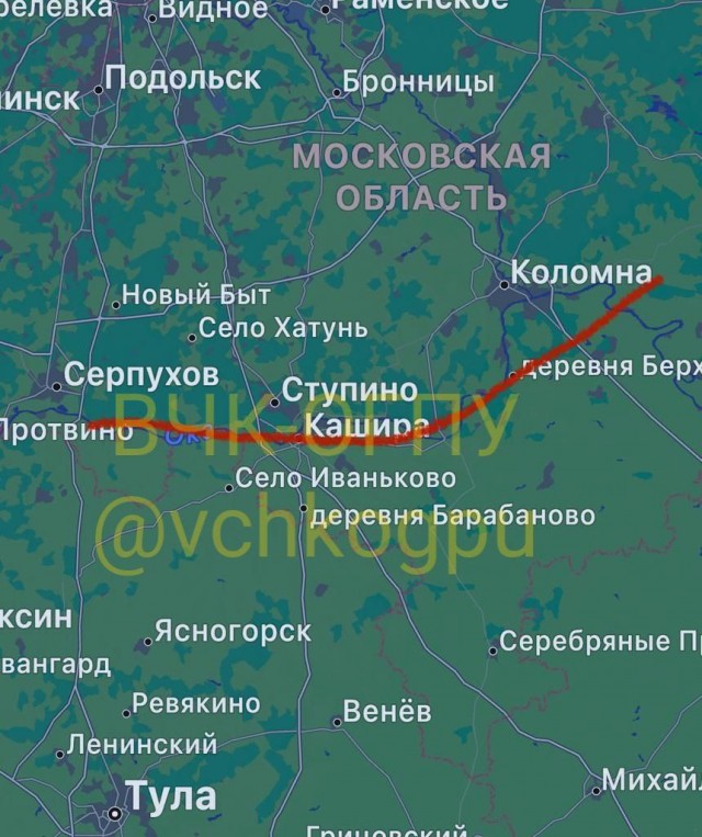 Десятки военных высадились у моста через Оку в районе Серпухова.