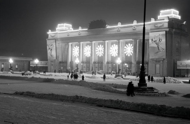 Москва и москвичи. Двадцатый век. 22.12.24