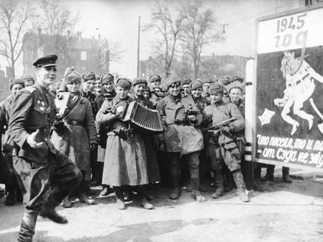 Великая Отечественная в фотографиях - Победа!