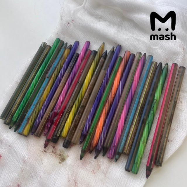 Казахстанец проглотил 26 ручек на спор.