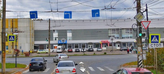 Ответ "Движениюсуважением" по поводу уступить дорогу