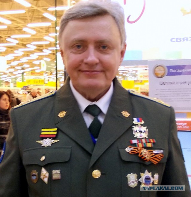 Учитесь делать визитки, джентельмены!