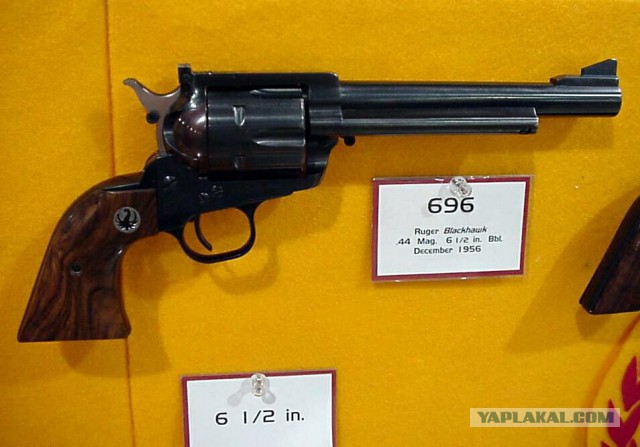 Револьвер Smith & Wesson