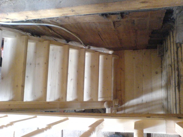 Как сделать лестницу своими руками.