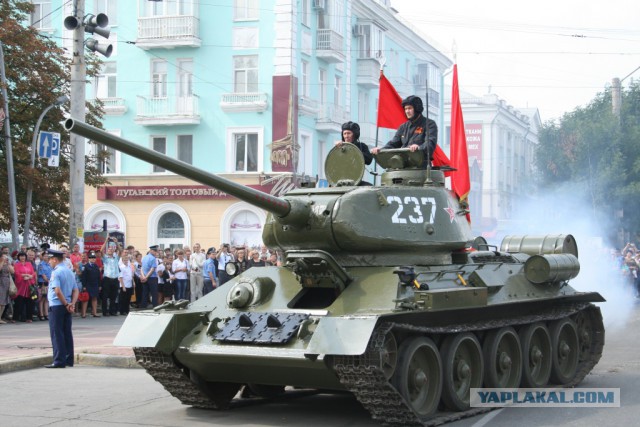 Танки из Невы