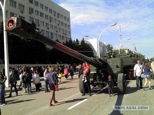 Парад победы в Луганске