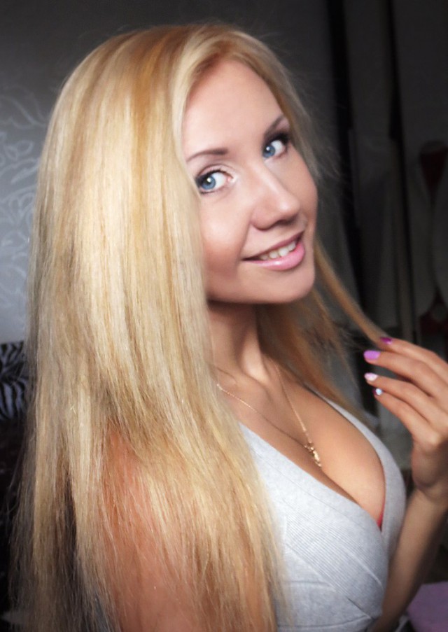 Разные девушки из соцсетей