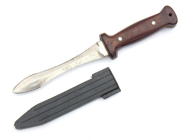 «Luftwaffe Fallschirmjäger-Messer» - инерционный нож-стропорез Люфтваффе.