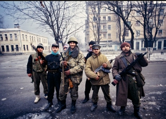 Не стиляги, а бойцы территориальной обороны Киева!