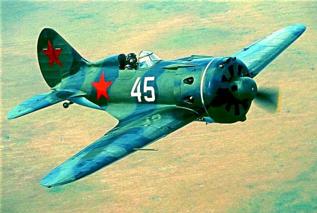 По-2. Летающая парта сталинских соколов. Легендарный "кукурузник"