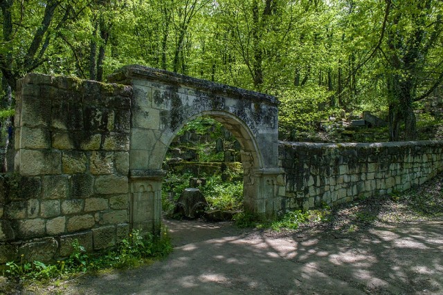 Пещерный город Чуфут-Кале, Крым