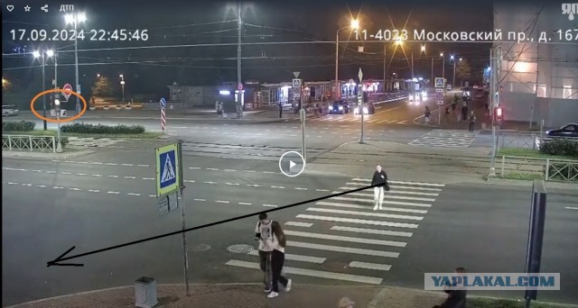 Мазда начала пересекать 8 полос + трамвайные пути на желтый (почти красный) сигнал светофора, но виноват БМВ ехавший на зеленый