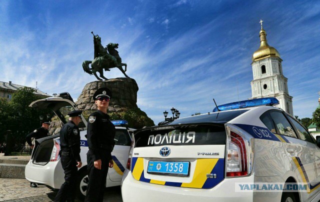 В Киеве представили новых патрульных