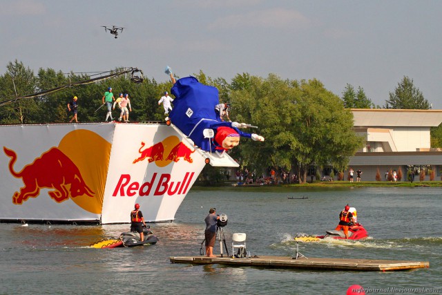 Red Bull Flugtag-2017 в Москве: День полётов и падений