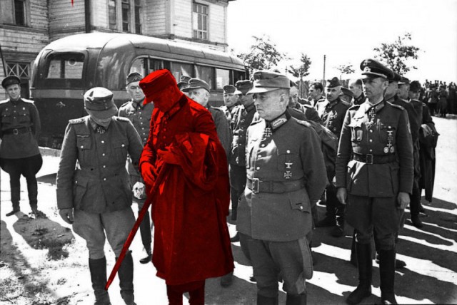 Генералы вермахта после "парада побеждённых".