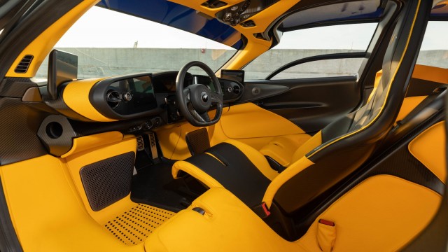 10 самых дорогих автомобилей аукциона Mecum за 2022 год.