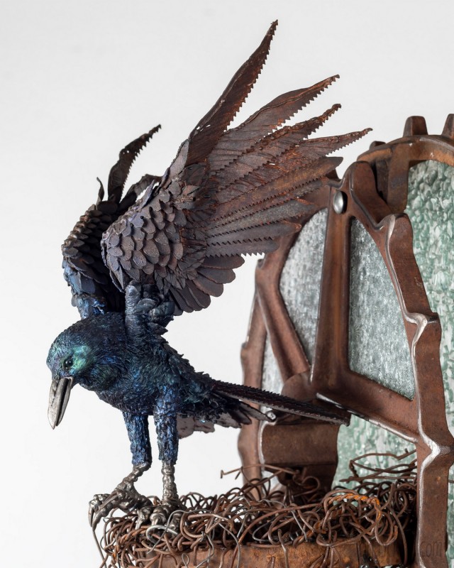 Художница создает потрясающие скульптуры из металлолома
