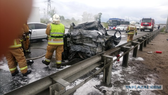 В машине на Пулковском шоссе люди сгорели заживо