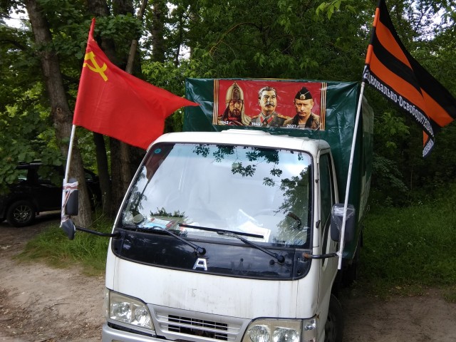 В Петербурге у Зимнего начались акции протеста противников поправок в Конституцию.