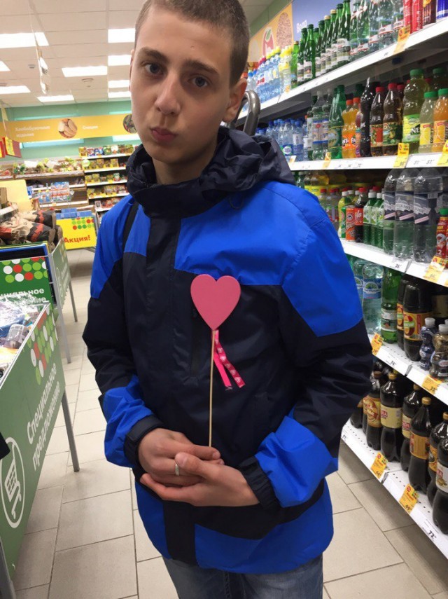 Контрактника Валеру Зубовского пообещали уволить из органов за насмешку над женщиной, которую ударили вчера в Петербурге
