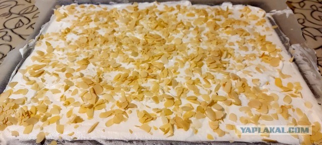 Рулет меренговый