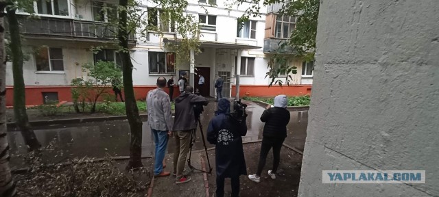 В Измайловском парке неизвестные начали издеваться над женщиной и распылили ей в лицо перцовый баллончик